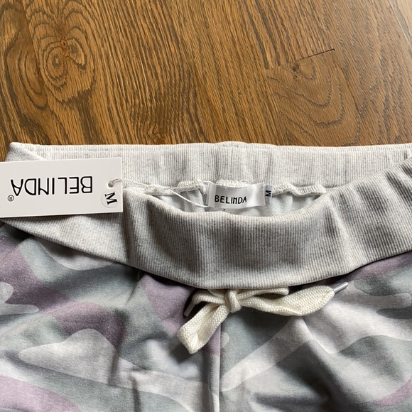 NWT Women’s Belinda Camo Joggers, size Medium - Picture 3 of 6